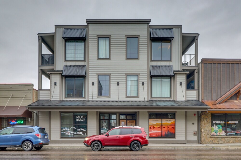 Downtown Columbia Falls Condo: 16 Mi to Ski Resort - featured photo
