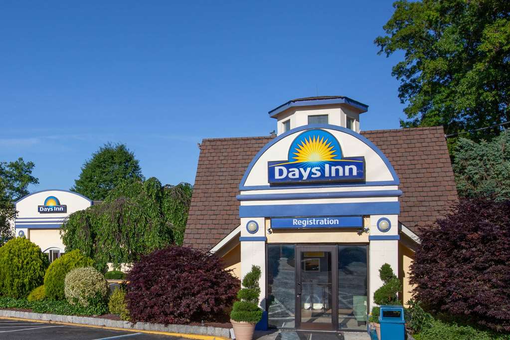 Days Inn by Wyndham Nanuet Spring Valley - photo 2