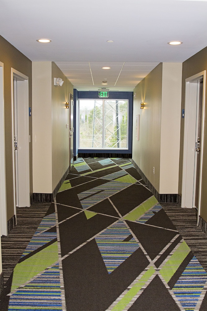 Holiday Inn Express & Suites Greenwood Mall by IHG - photo 49