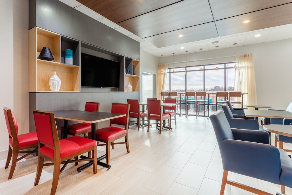 Holiday Inn Express & Suites Kearney by IHG - photo 38