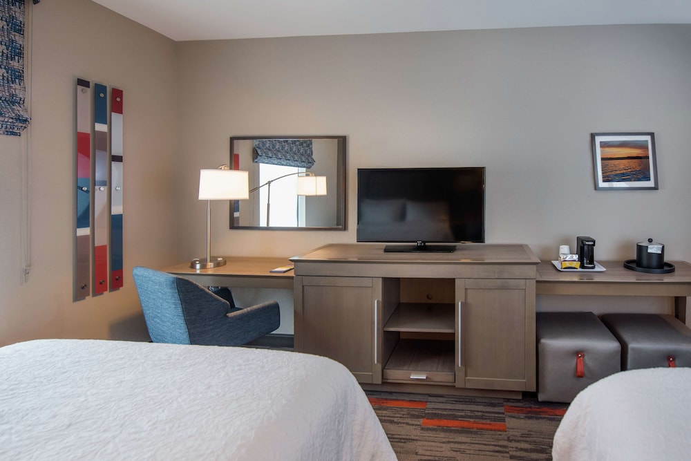 Hampton Inn & Suites at Wisconsin Dells Lake Delton - photo 7