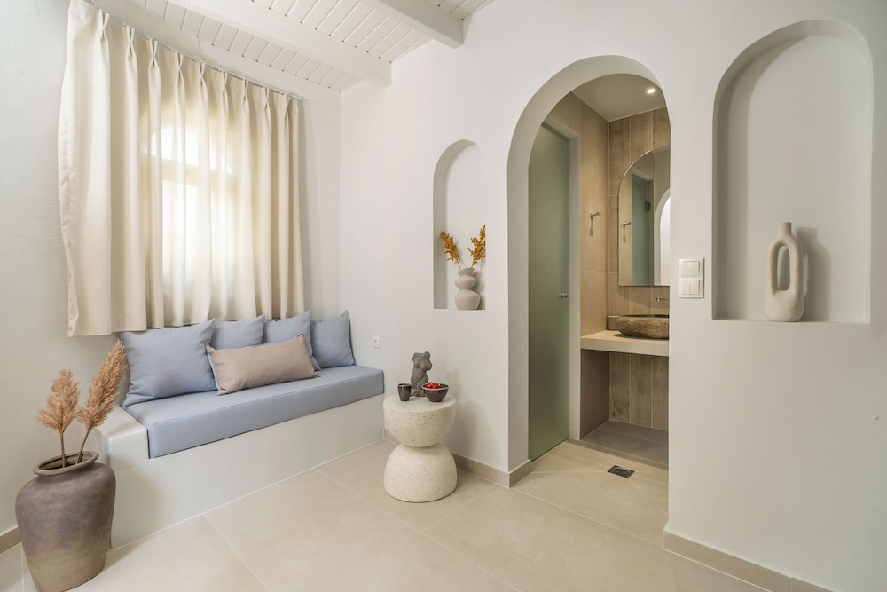Fata Morgana Studios & Apartments — 4-Star Luxury Hotel in Chora Sfakion, Greece