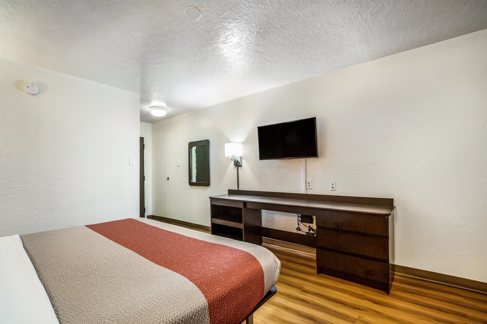 Motel 6 Houston North Spring - photo 15