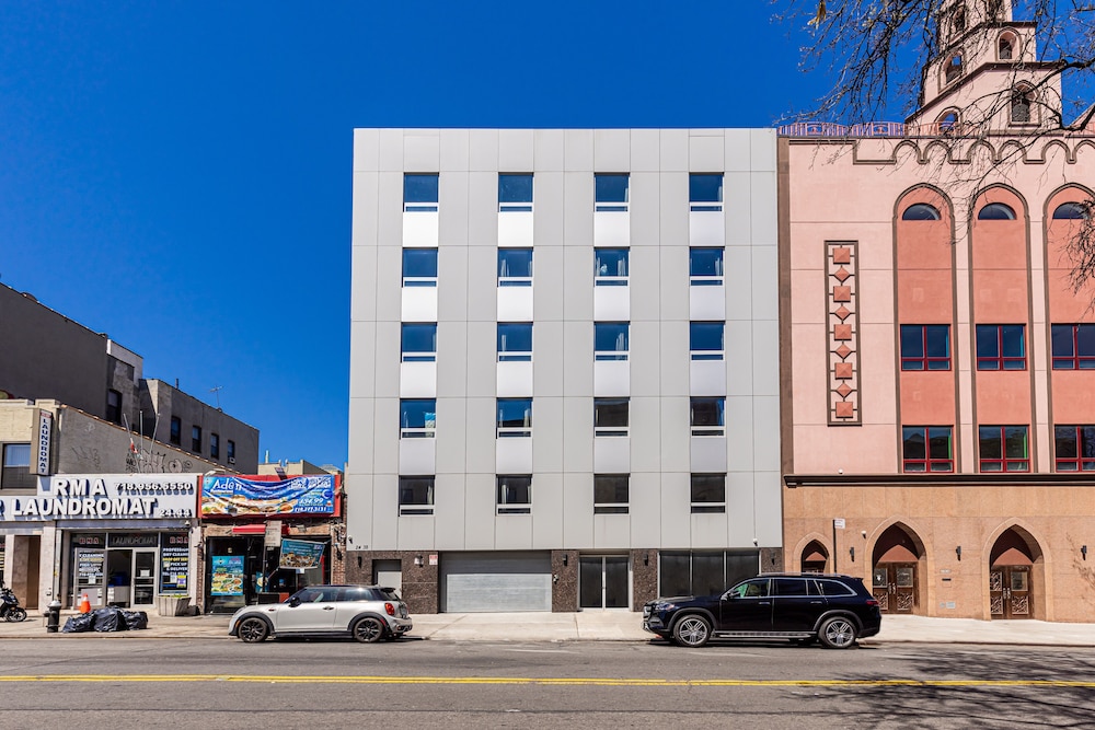 Astoria Inn LaGuardia hotel - carbon neutral hotel in Astoria