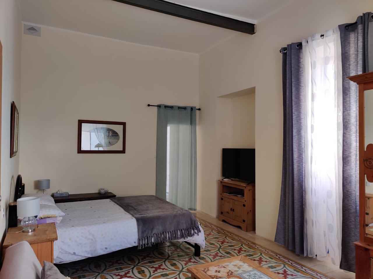 Ellas Place — Tarxien — photo 4