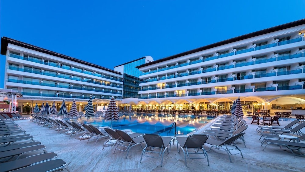 L' Etoile Beach Hotel — 4-Star Luxury Hotel in Marmaris, Turkey