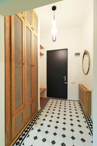 Modern Central Apt Near Stamba By Wehost