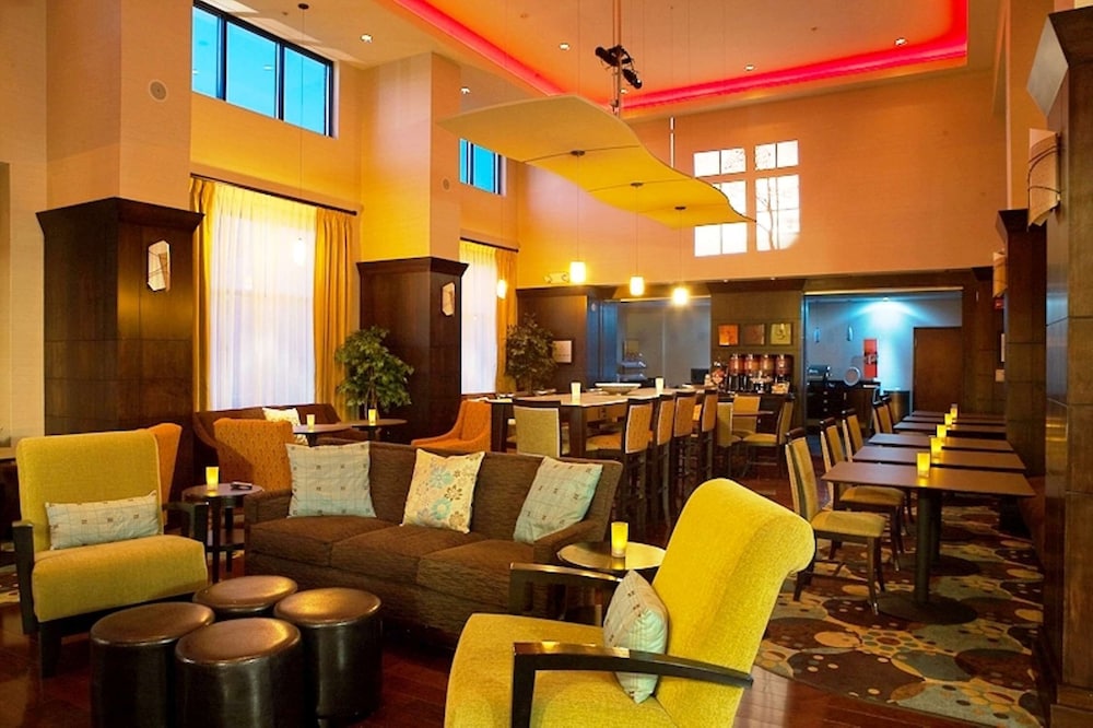 Hampton Inn & Suites Detroit Canton - photo 16