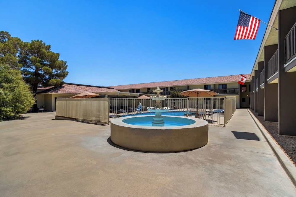 Red Roof Inn Ridgecrest - photo 35