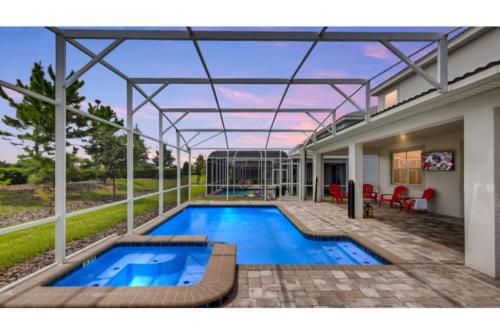 Outstanding 8BR Resort Pool Home Near Disney World — 4-Star Luxury Hotel in Davenport, United States