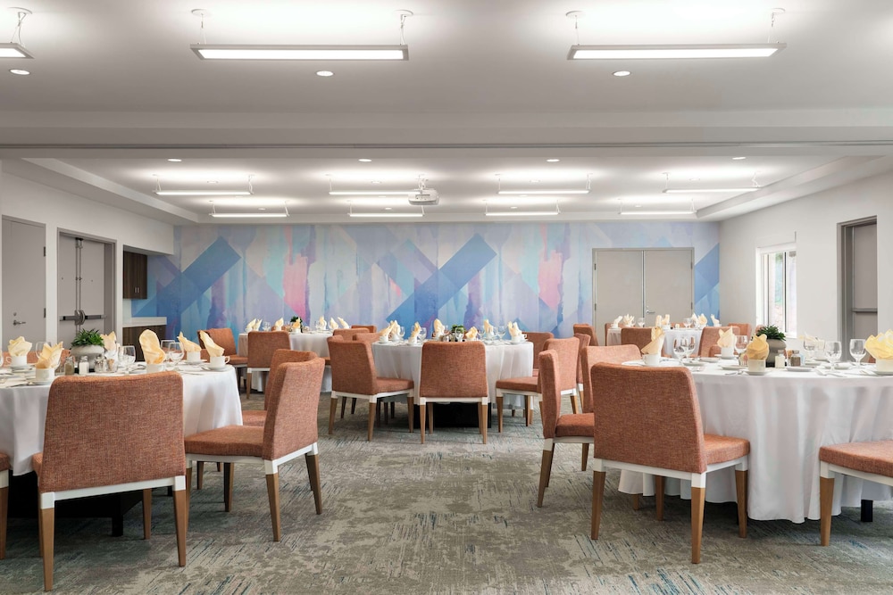 Hilton Garden Inn Kennett Square - photo 27