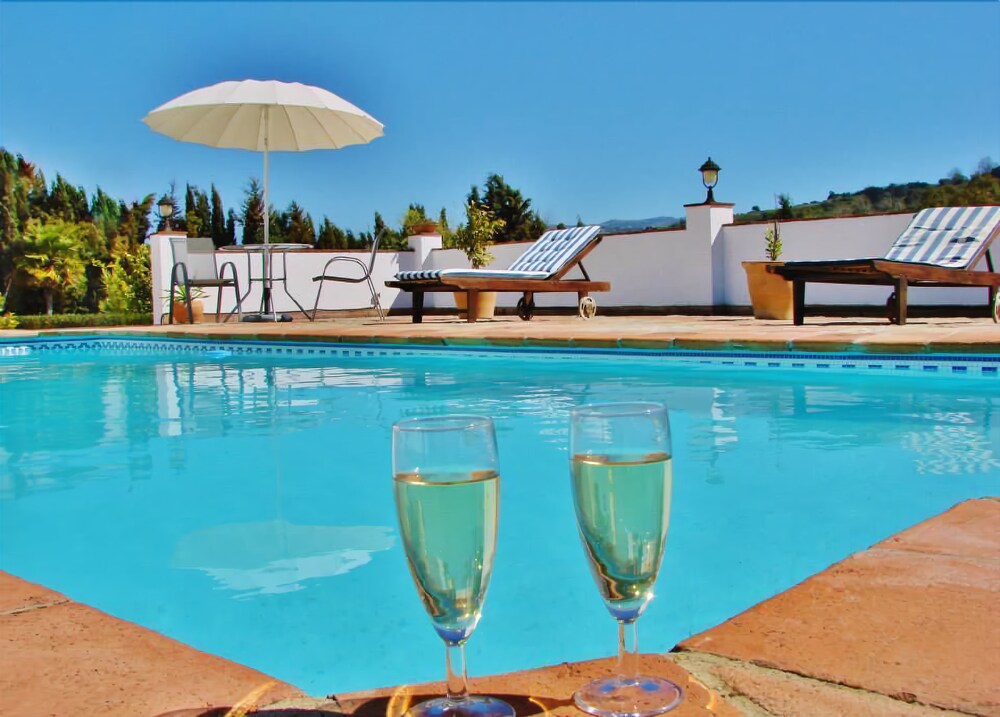 Hotel Boutique La PerlaBlanca by Bossh Hotels — carbon neutral stay, Ronda