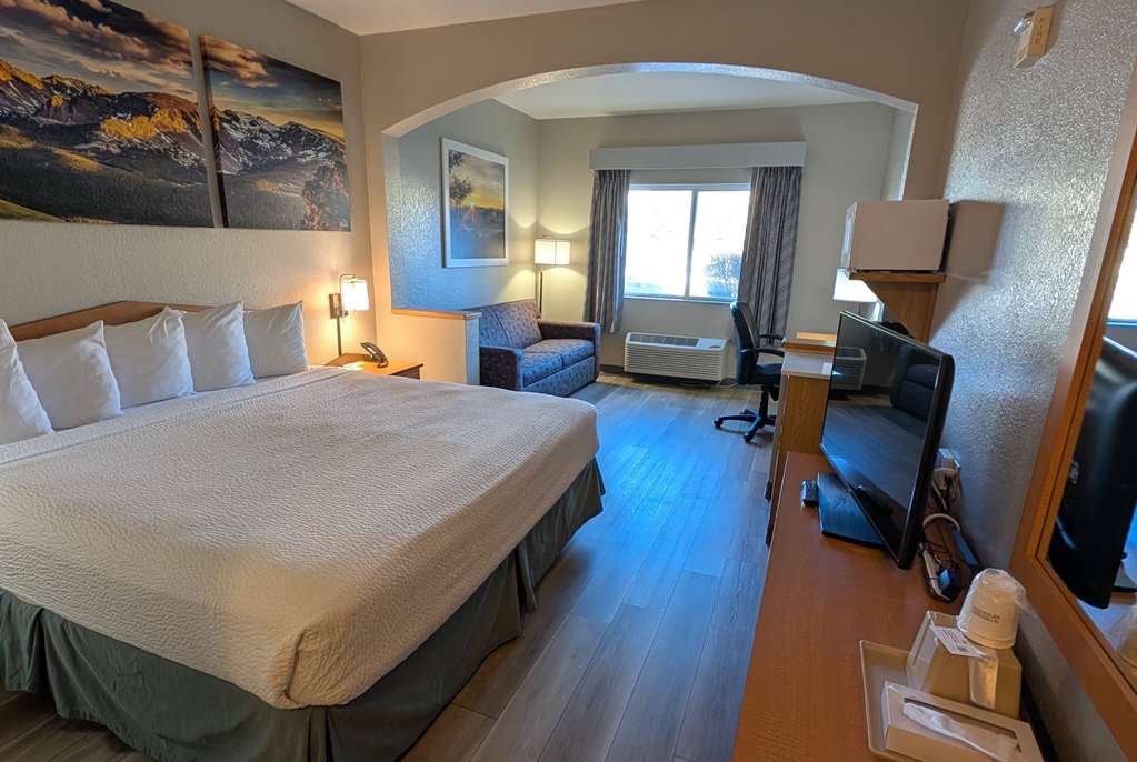 Days Inn & Suites by Wyndham Castle Rock - photo 38