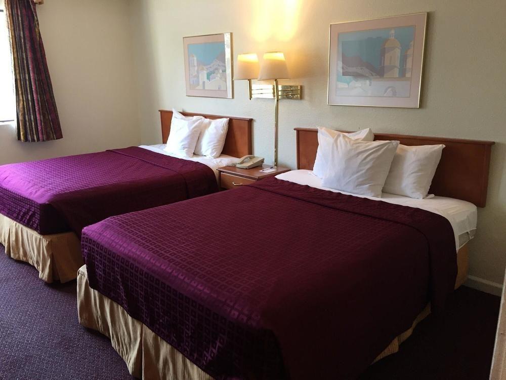Waterloo Inn Stockton - photo 13