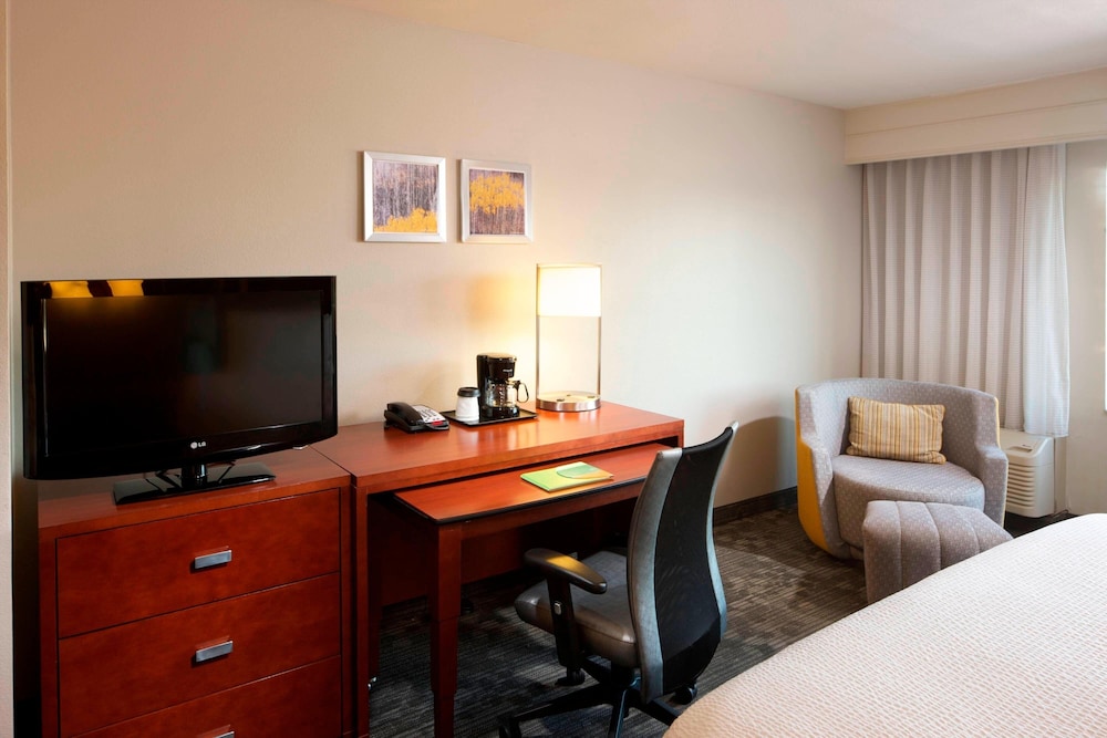 Courtyard by Marriott Brownsville - photo 5