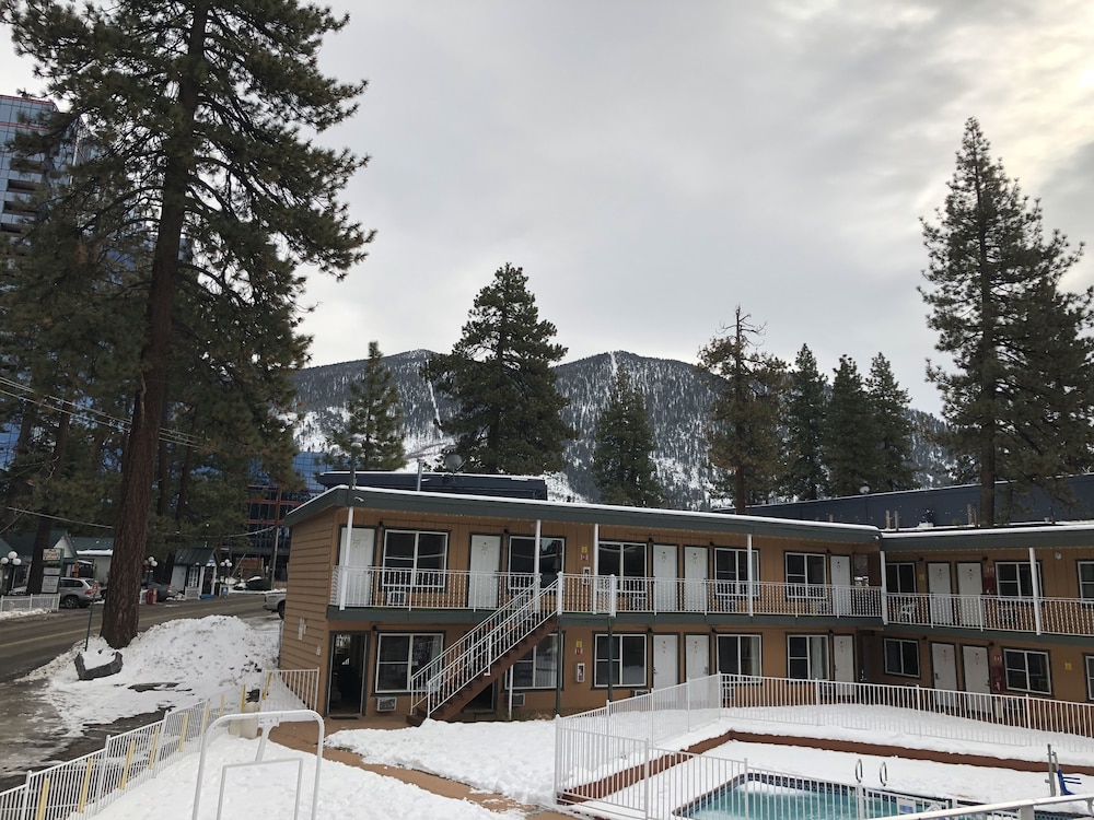 Alpine Inn and Spa - photo 36