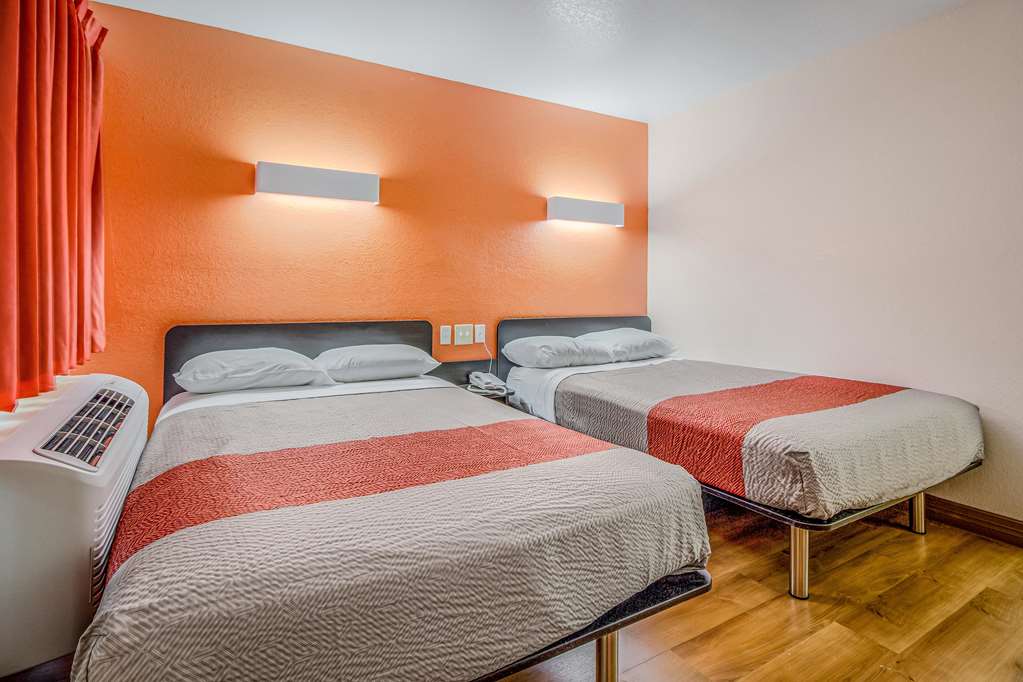Motel 6 Conroe TX - photo 17