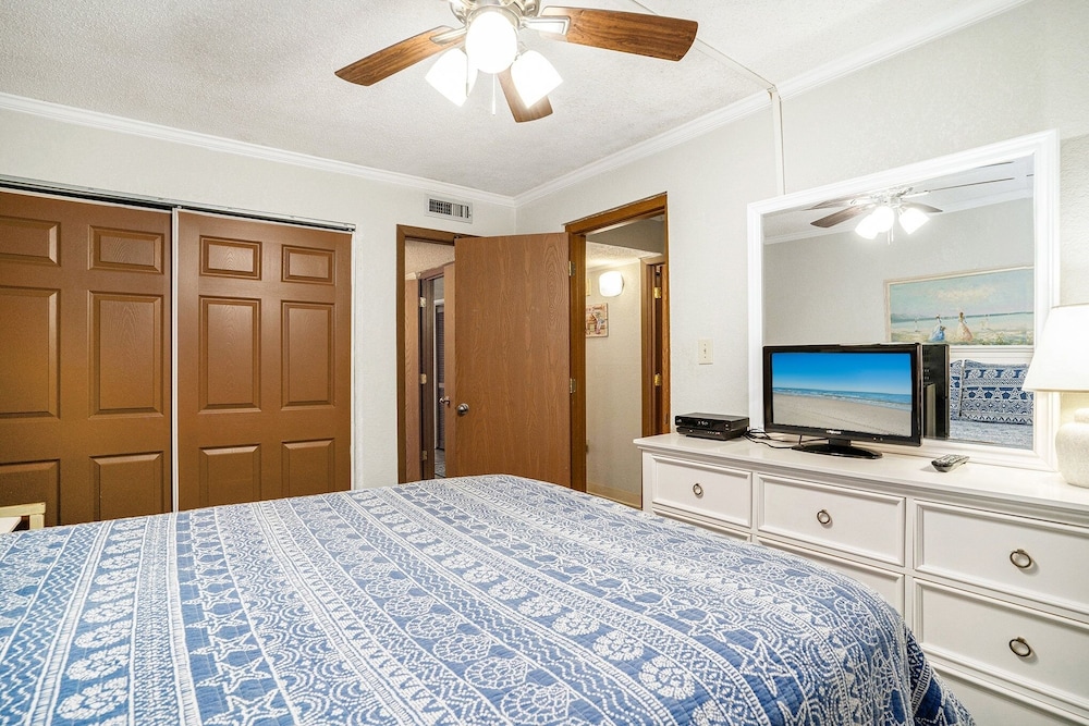 0402 Waters Edge Resort condo - photo 3