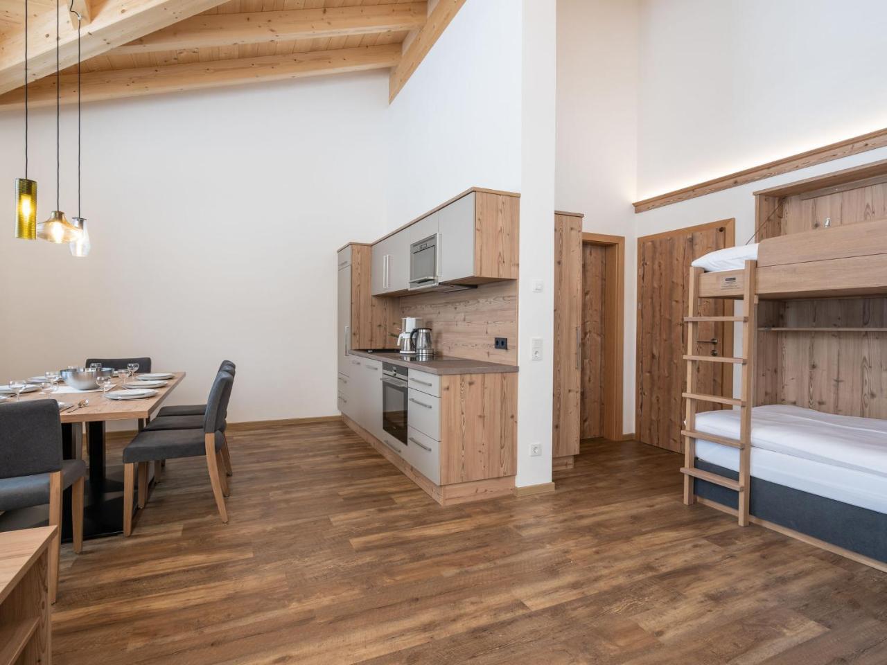 Luxury Chalet in Saalbach Hinterglemm with Sauna — 4-Star Luxury Hotel in Saalbach, Austria
