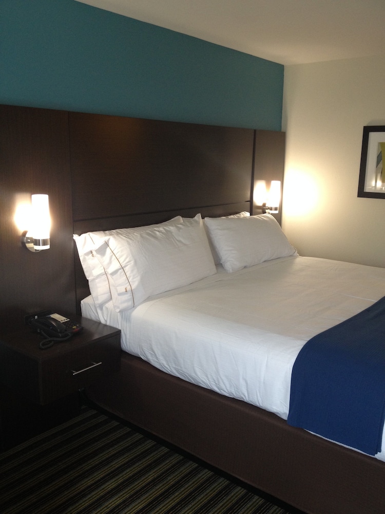 Holiday Inn Express Montgomery East I 85 by IHG - photo 9