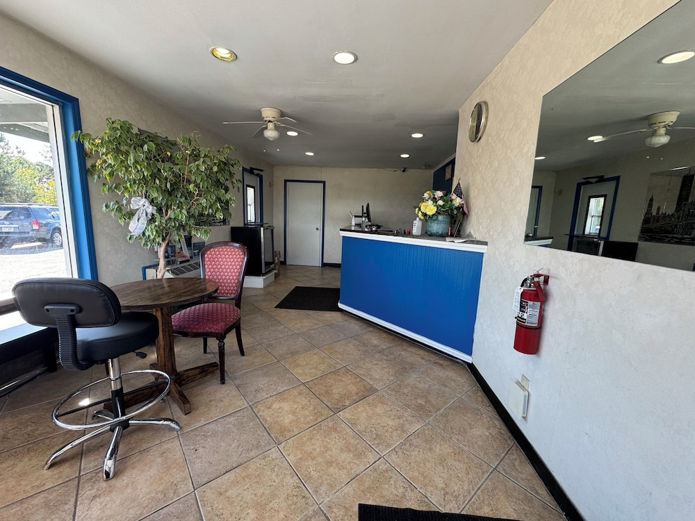 Knights Inn Selma - photo 22