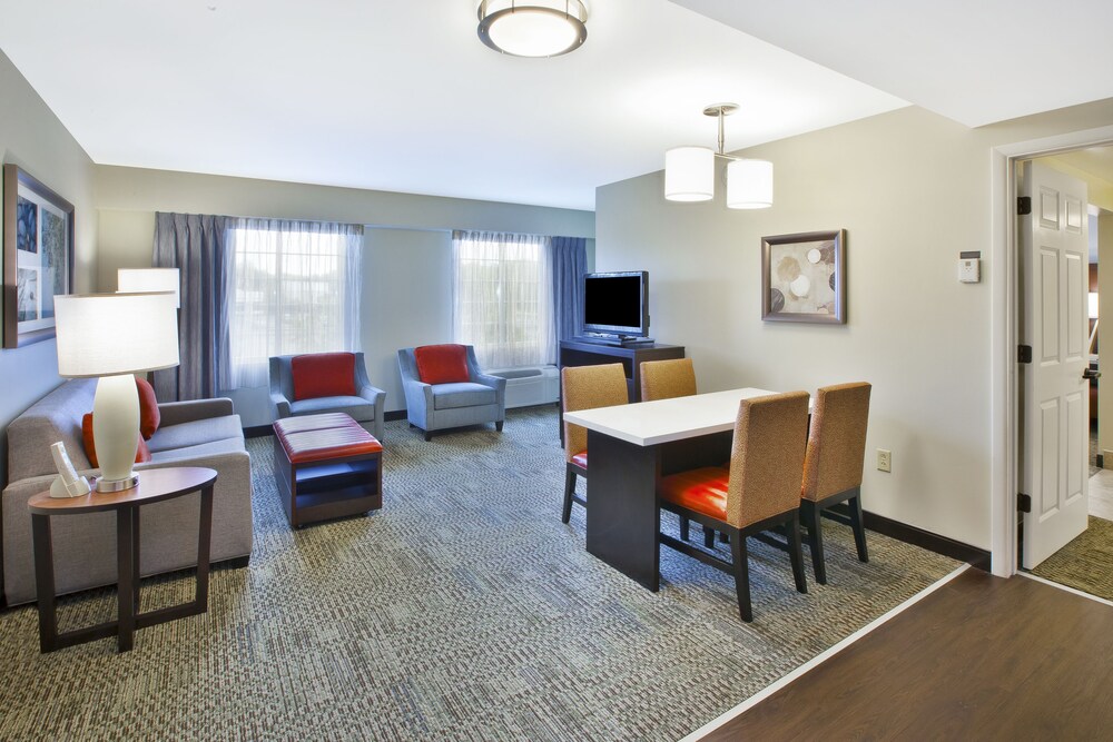 Staybridge Suites Cleveland Mayfield Heights Beachwood by IHG - photo 5