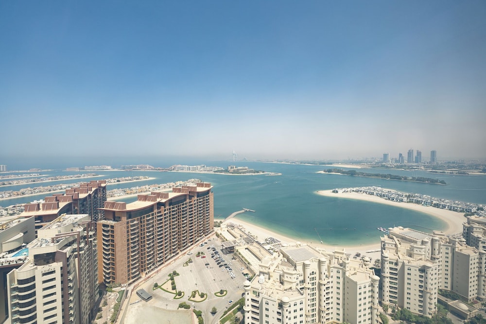 Nasma Holiday Homes The Palm Tower — 4-Star Luxury Hotel in Dubai, United Arab Emirates
