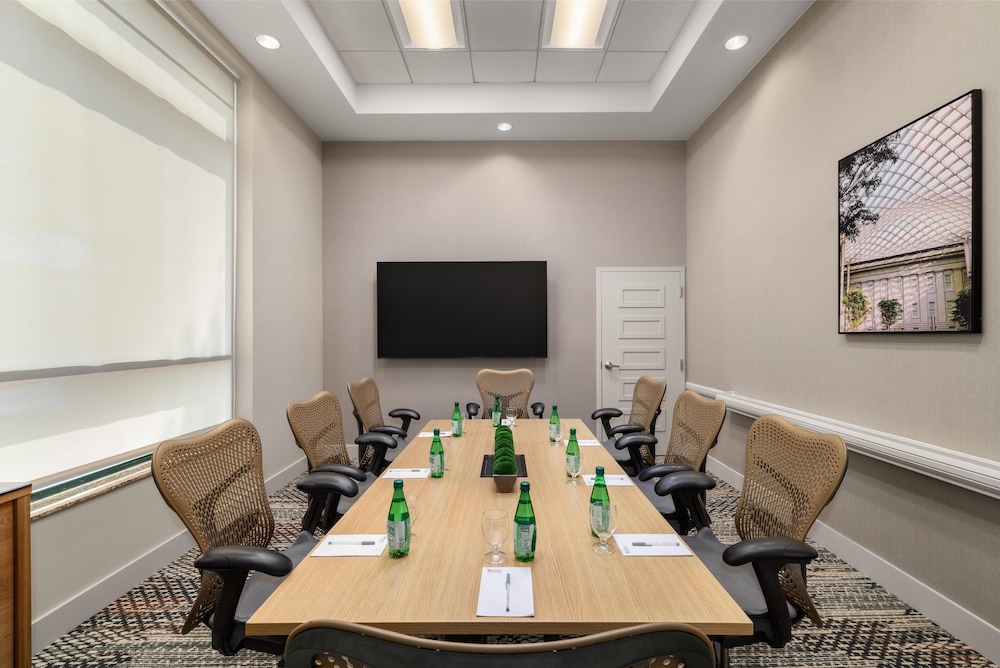 Hilton Garden Inn Arlington Shirlington - photo 57