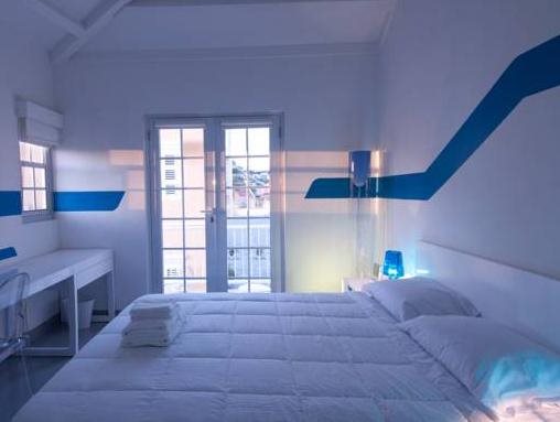 Wave Hotel & Cafe - carbon neutral hotel in Willemstad