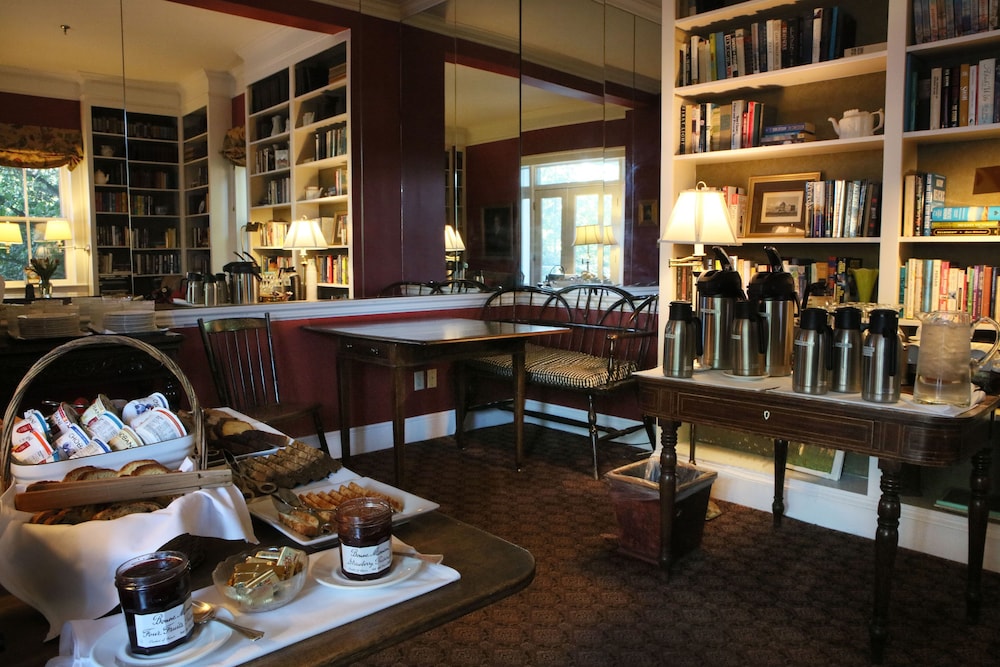 200 South Street Inn — Charlottesville — photo 2