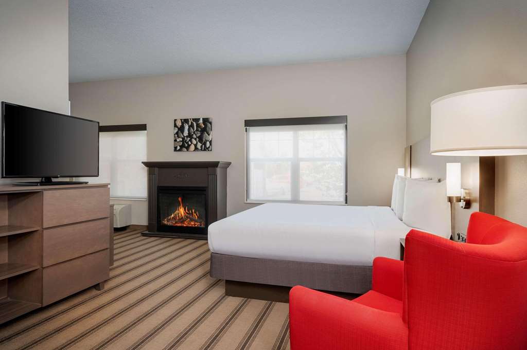 Country Inn & Suites by Radisson Albertville near Outlet Mall - photo 11
