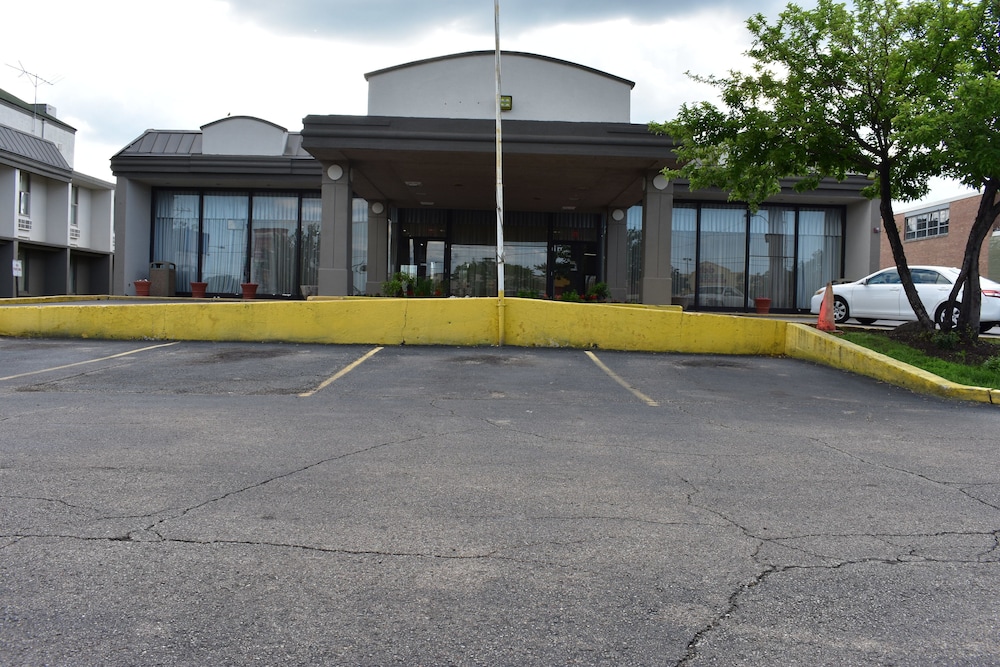 FairBridge Inn Express Melrose Park - photo 21