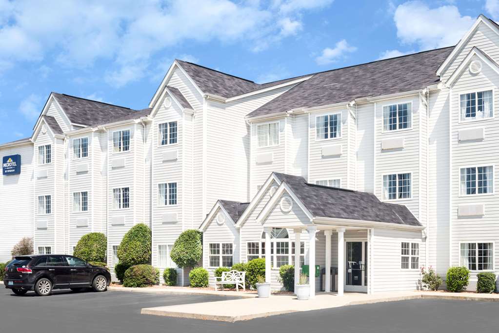 Microtel Inn & Suites by Wyndham London - photo 2