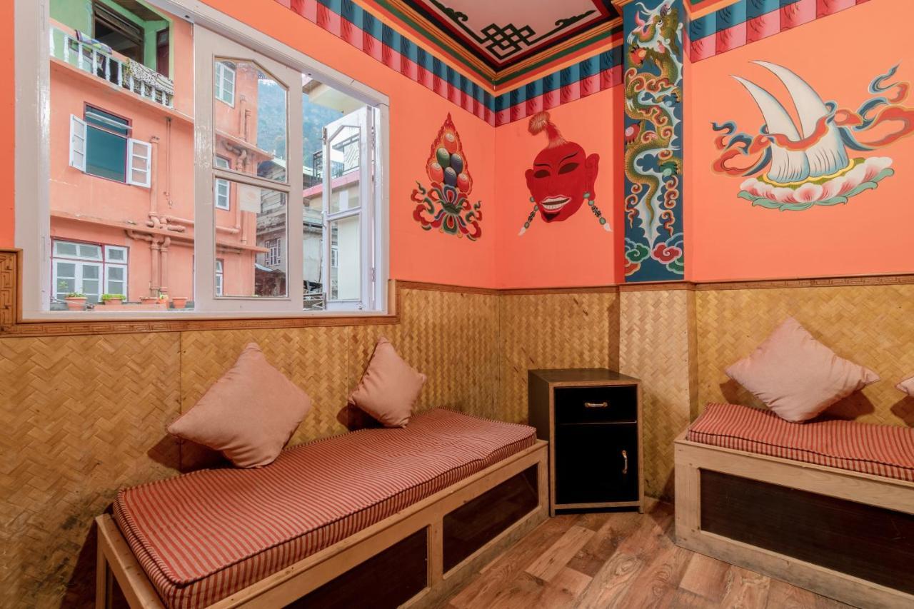 Magellan’s the Grand Lachen in Unknown City, Spain