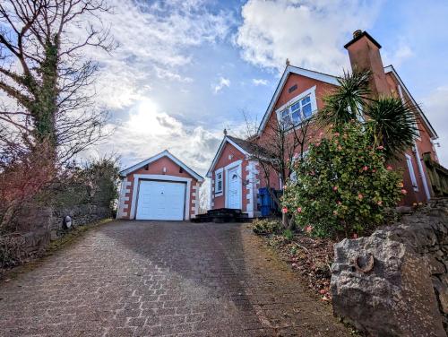 Unbeatable Llanberis Location Detached with Parking Snowdon Views. in Llanberis, United Kingdom