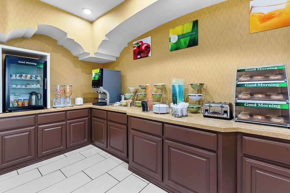 Quality Inn & Suites San Antonio Airport Stone Oak - photo 30
