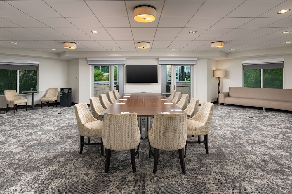 Hampton Inn & Suites Chattanooga Downtown - photo 35