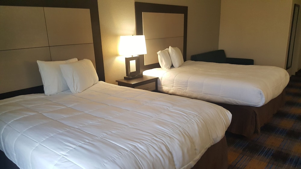 Baymont by Wyndham Pensacola - photo 9