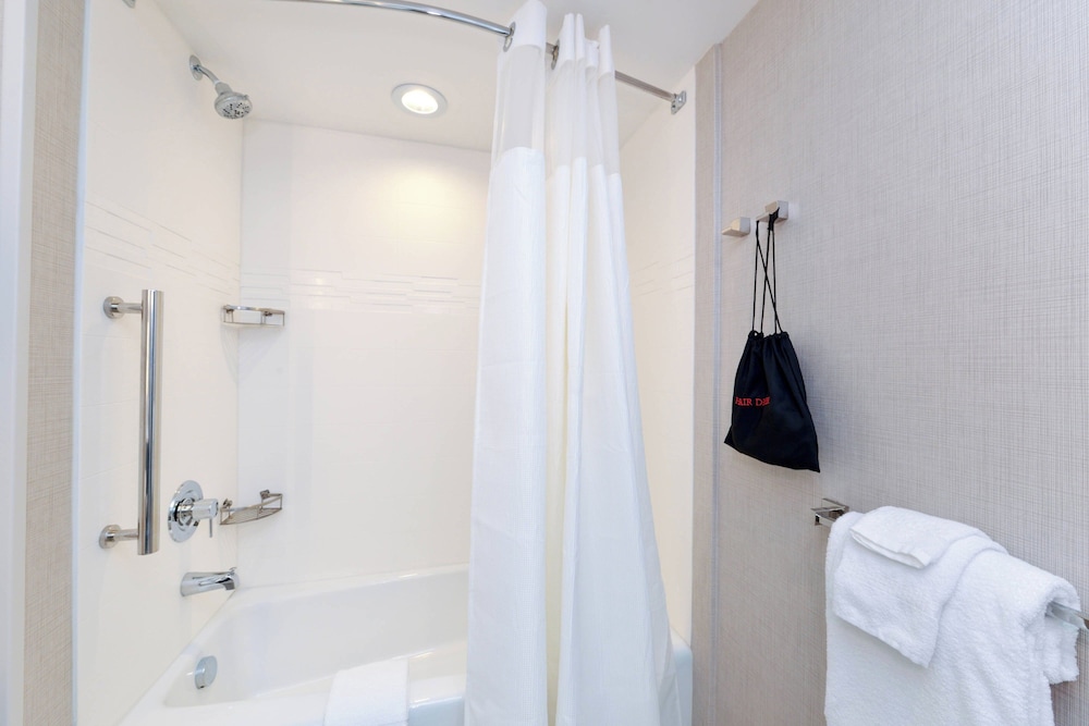 Residence Inn by Marriott Visalia - photo 14