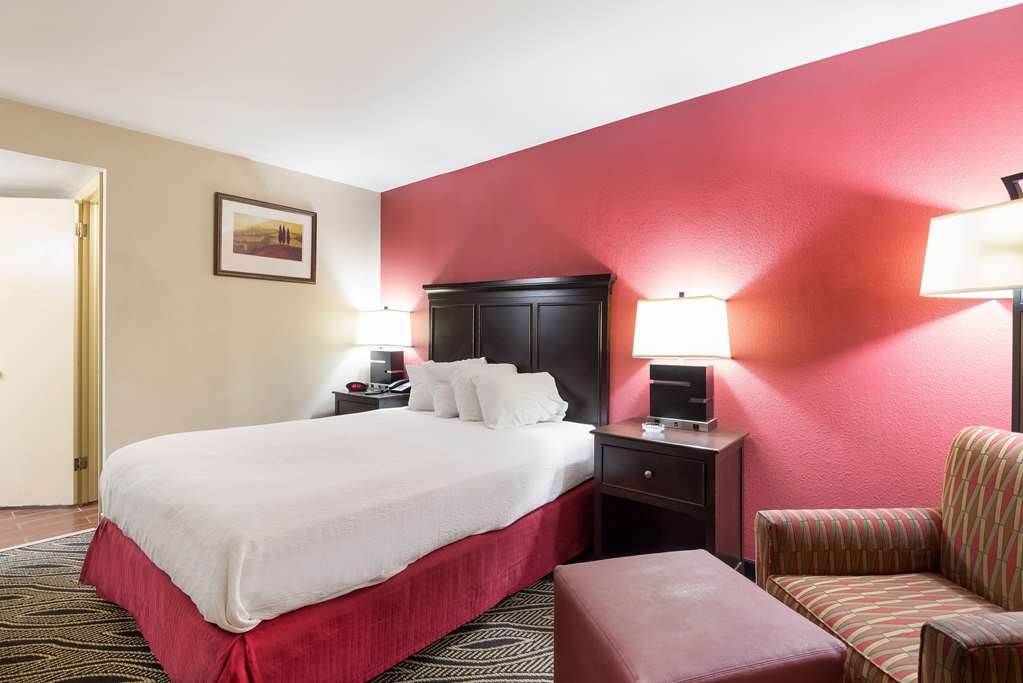 Best Western Braddock Inn - photo 16