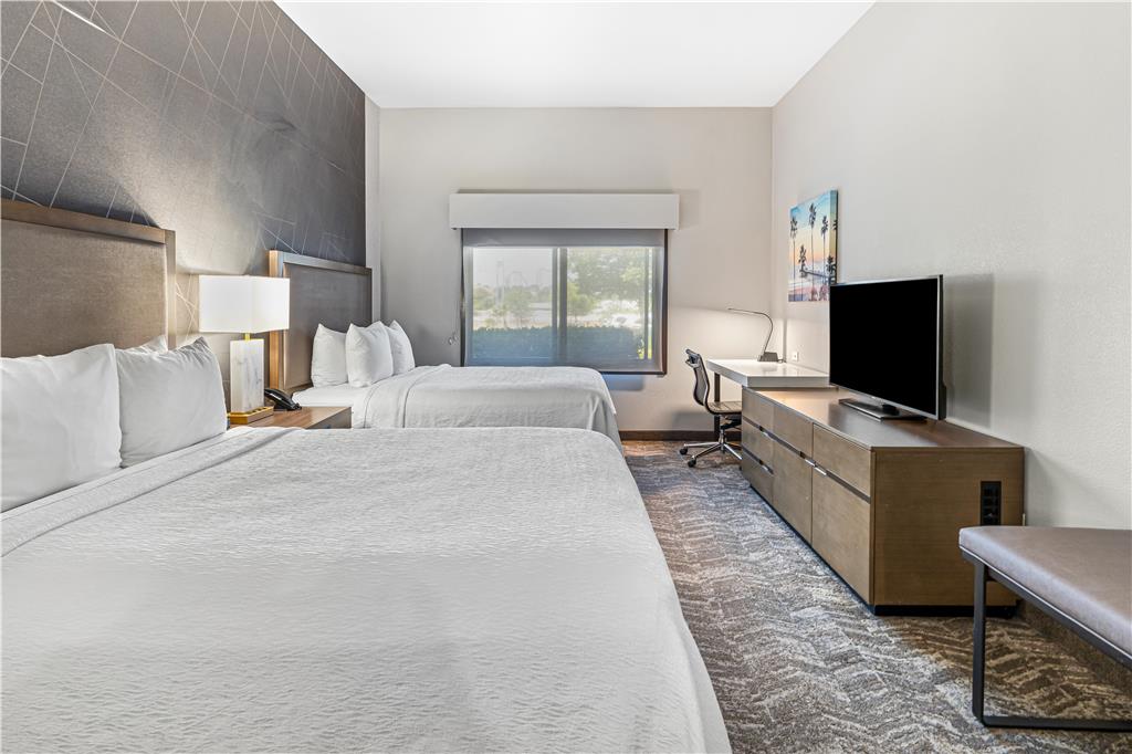 Best Western Valencia Six Flags Inn & Suites - photo 22