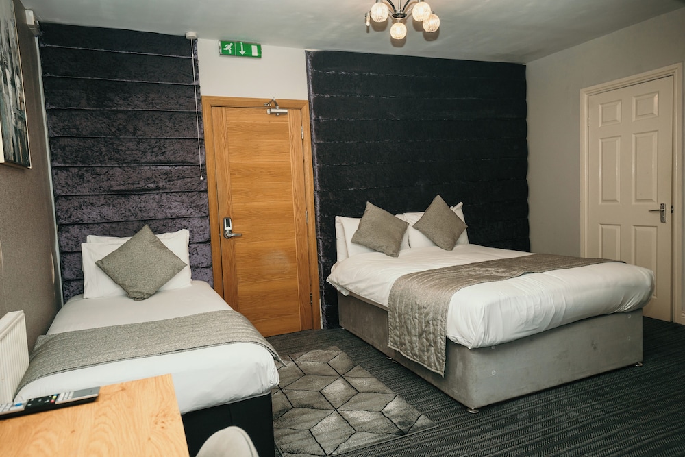 Hotels 24 7 The Old Victoria Hotel in Newport, United Kingdom