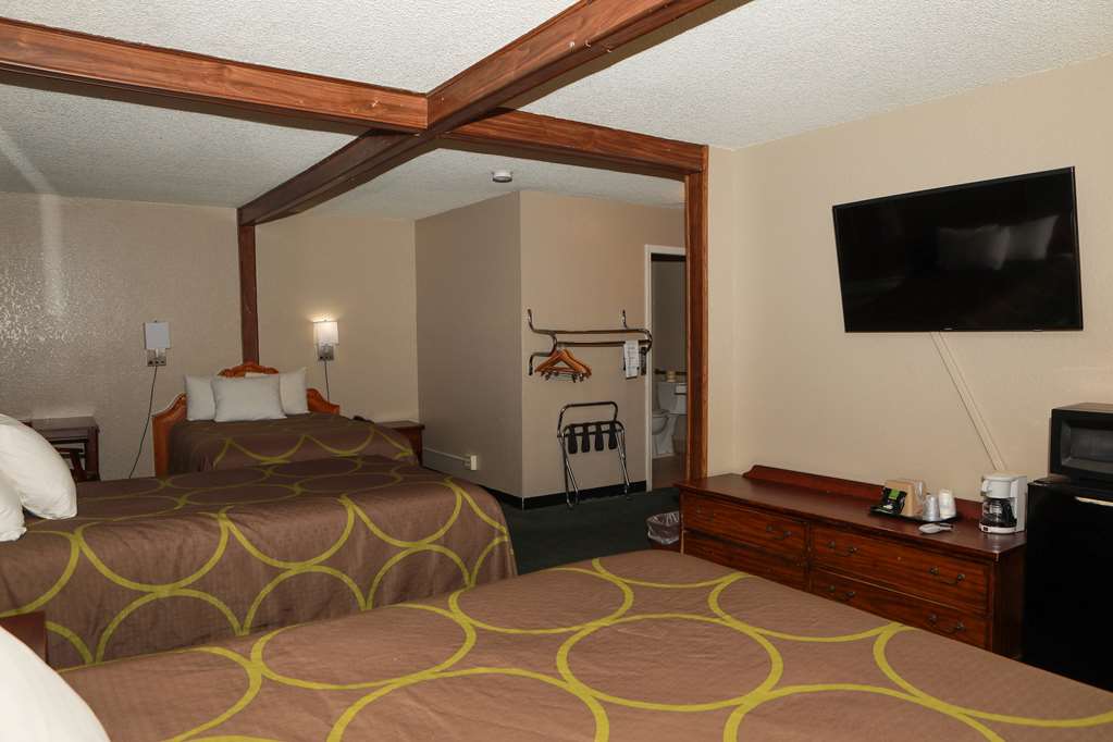 Super 8 by Wyndham Gallup - photo 18