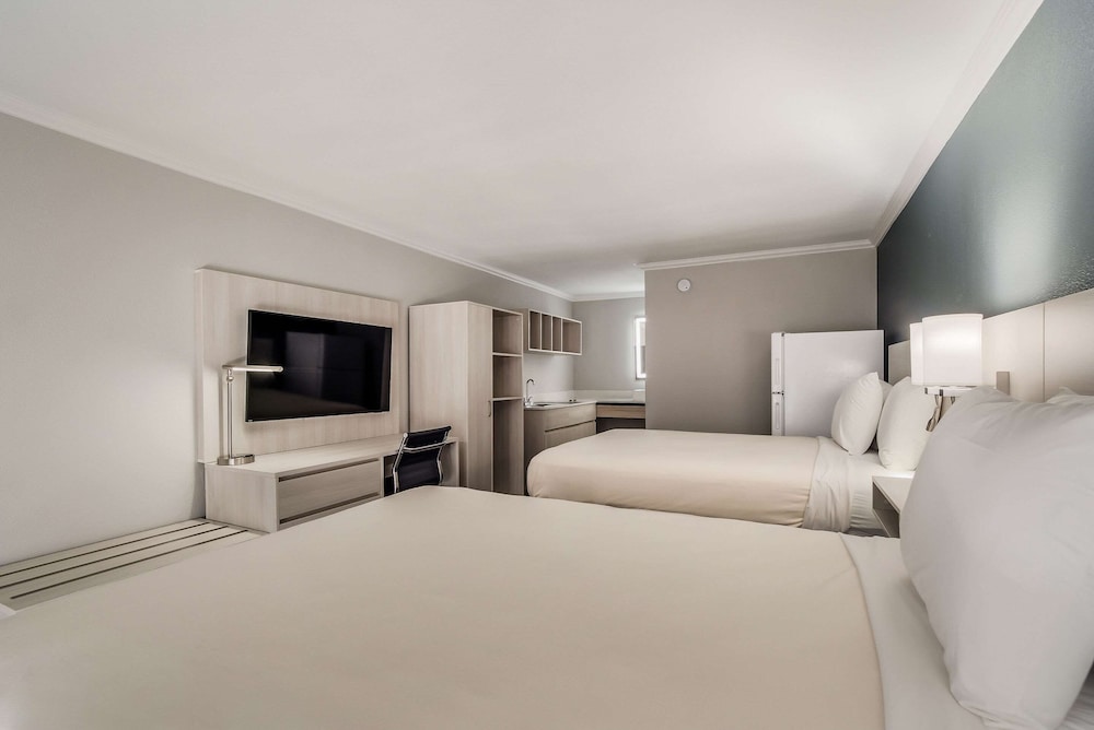 Mainstay Suites Florence Darlington — Florence