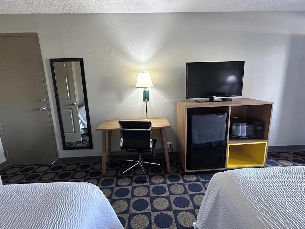 Days Inn by Wyndham Byron - photo 12