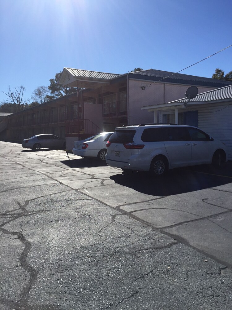 Executive Inn Marianna - photo 25