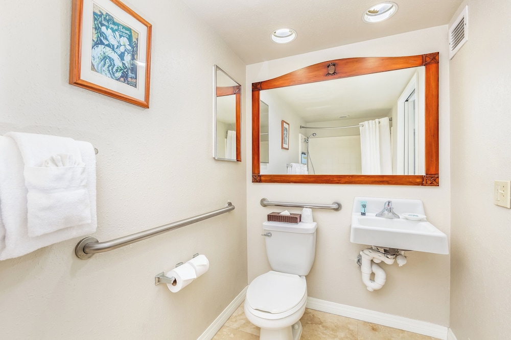 Luana Waikiki Hotel & Suites - photo 119