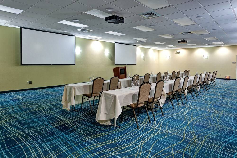 Springhill Suites Wichita Airport - photo 34