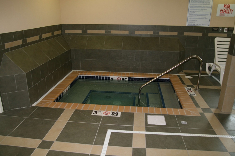 Hampton Inn & Suites St. Cloud MN - photo 16