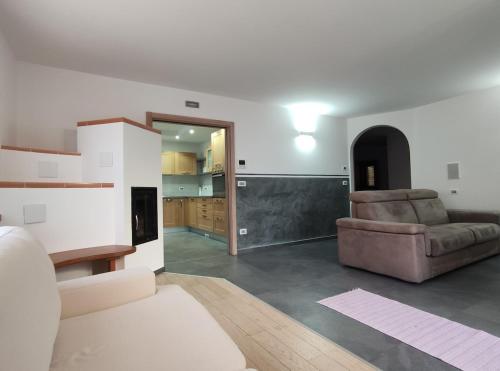 Casa Elisa apartment — 4-Star Luxury Hotel in Ronzone, Italy